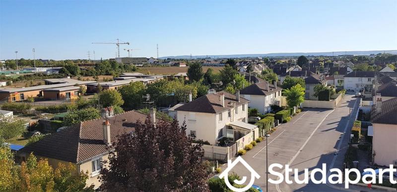 Chambre - 11 m² - 1 pièce