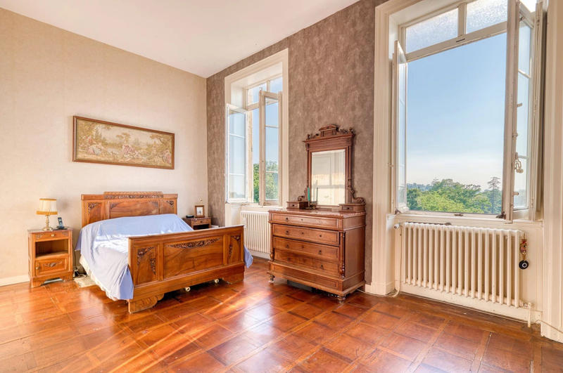 Château - 460 m² - 14 pièces