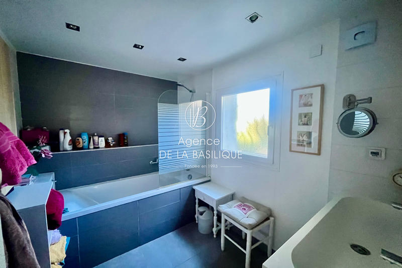 Maison - 175 m² - 8 pièces