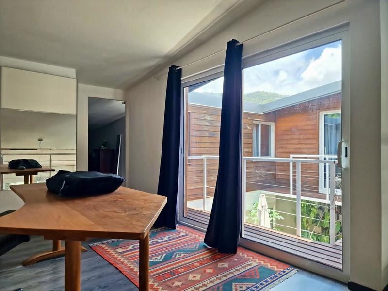 Villa - 371 m² - 6 pièces