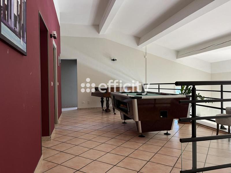 Maison - 257 m² - 7 pièces