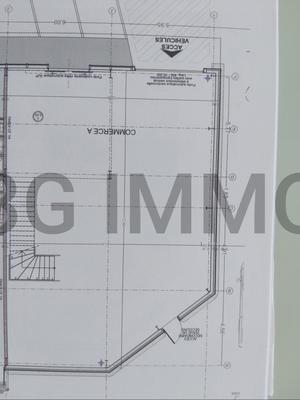 Local commercial - 229 m² - 1 pièce