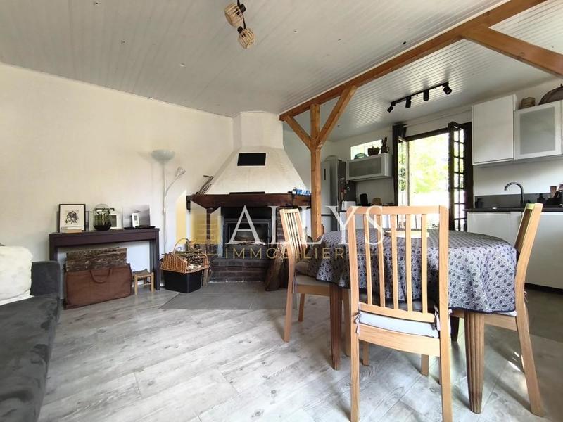 Maison - 121 m² - 6 pièces