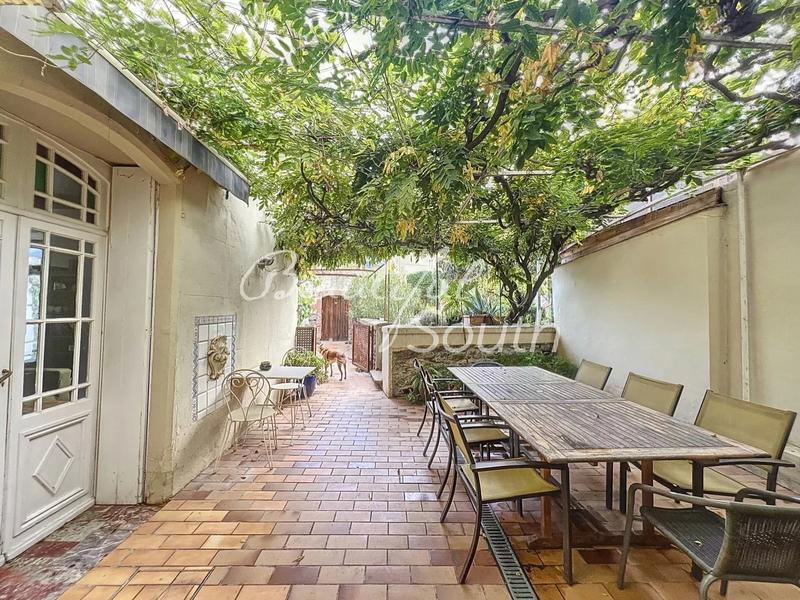 Maison chambre d'hôtes - 212 m² - 8 pièces