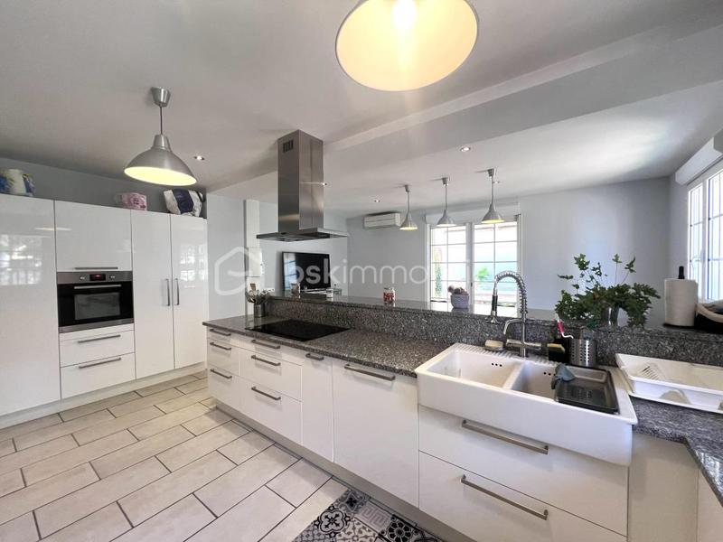 Maison - 280 m² - 7 pièces