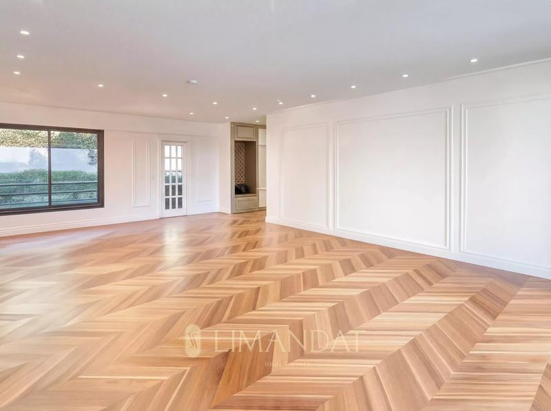 Appartement - 157 m² - 4 pièces