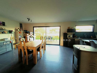 Maison - 98 m² - 4 pièces