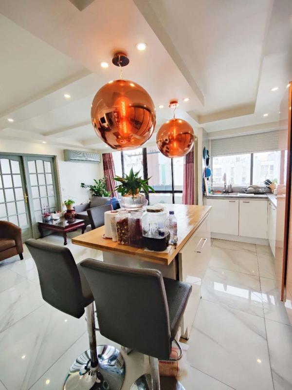 Appartement - 88 m² - 5 pièces