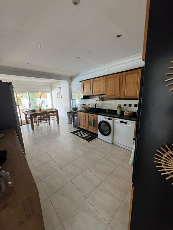 Maison - 190 m² - 8 pièces