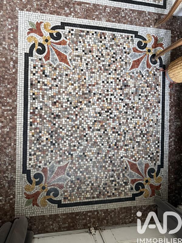 Maison - 210 m² - 8 pièces