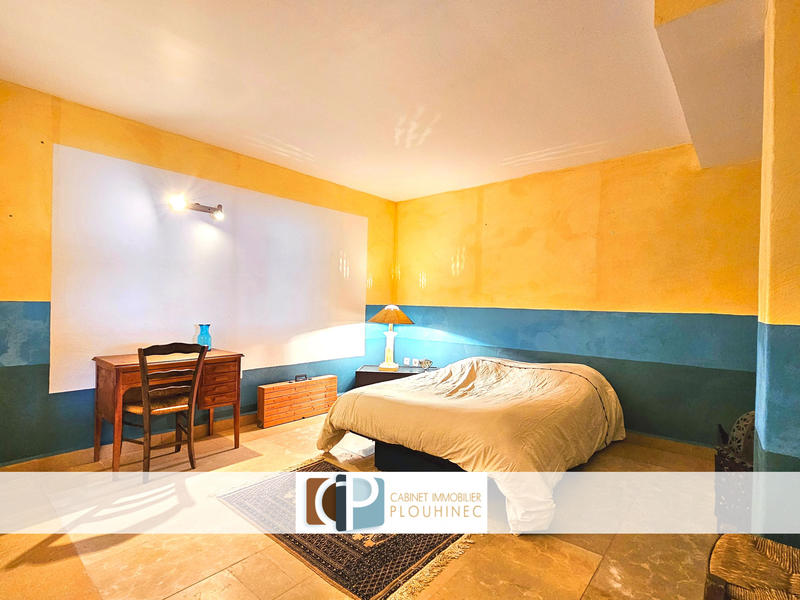 Maison - 235 m² - 5 pièces