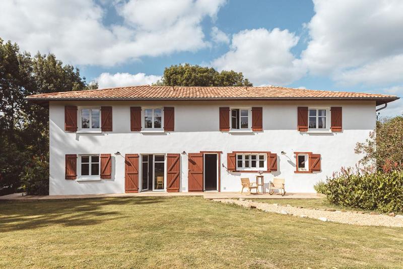 Maison - 426 m² - 13 pièces