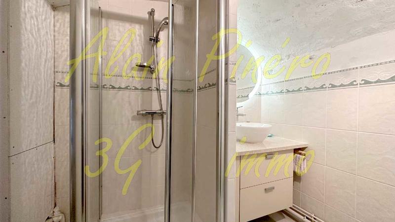 Maison - 184 m² - 10 pièces