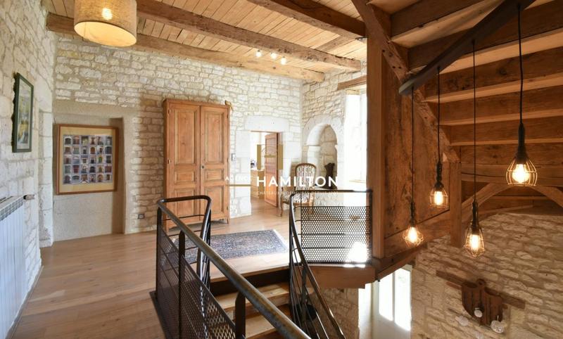 Maison de maîtres - 312 m² - 8 pièces