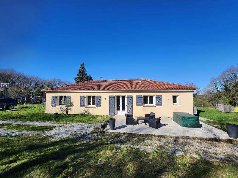 Maison - 95 m² - 5 pièces