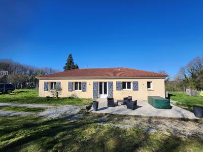 Maison - 95 m² - 5 pièces