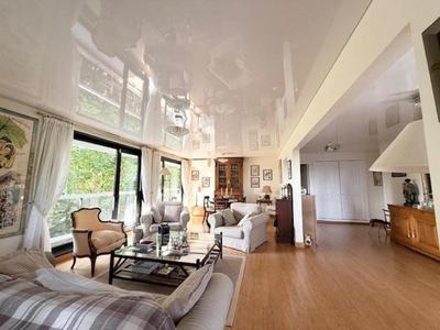 Appartement - 146 m² - 5 pièces