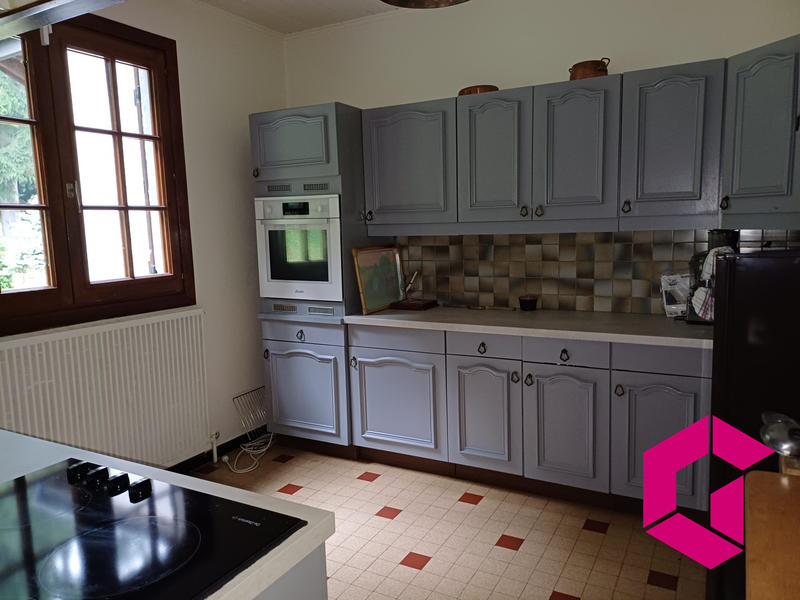 Maison - 200 m² - 11 pièces