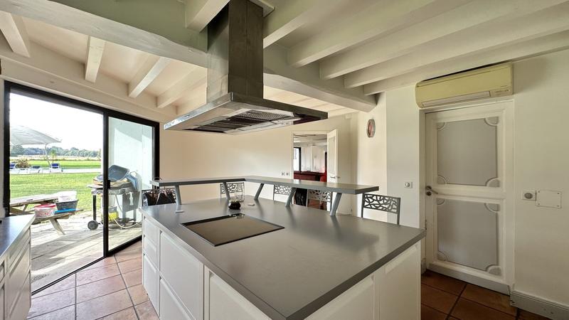 Maison contemporaine - 213 m² - 6 pièces