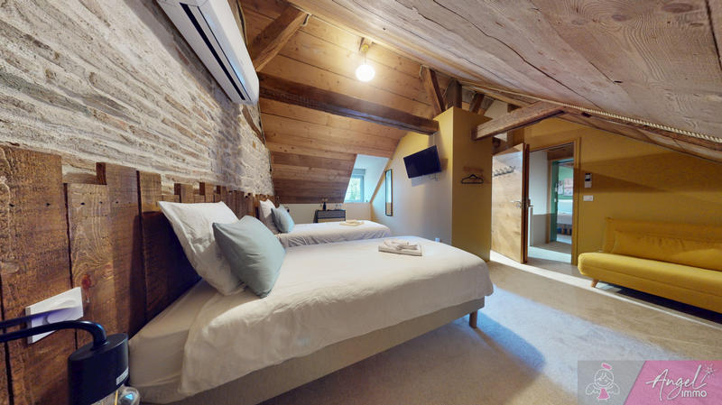 Local commercial - 180 m² - 6 pièces