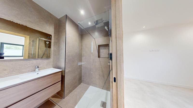 Maison - 201 m² - 5 pièces