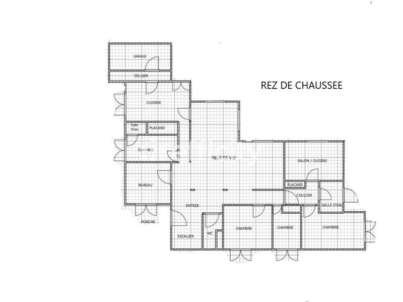 Maison - 225 m² - 9 pièces