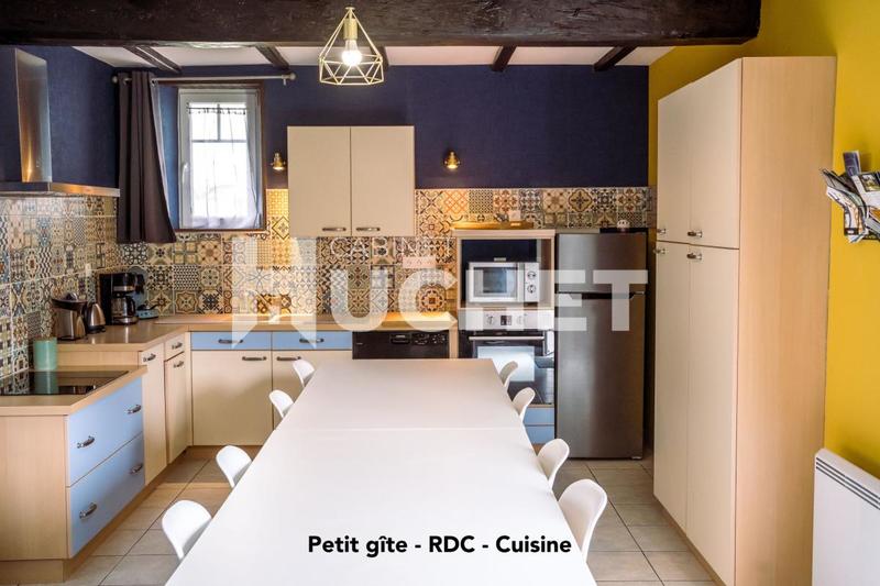 Maison - 644 m² - 15 pièces