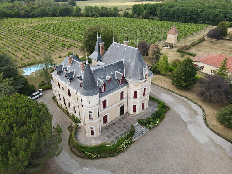 Propriété - 600 m² - 12 pièces