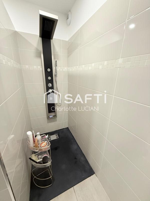 Villa - 263 m² - 9 pièces