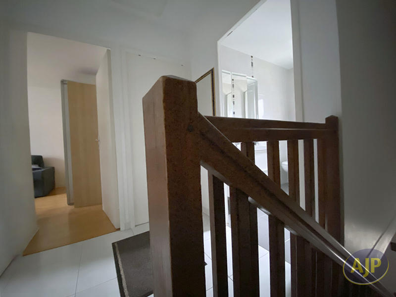 Maison - 93 m² - 5 pièces