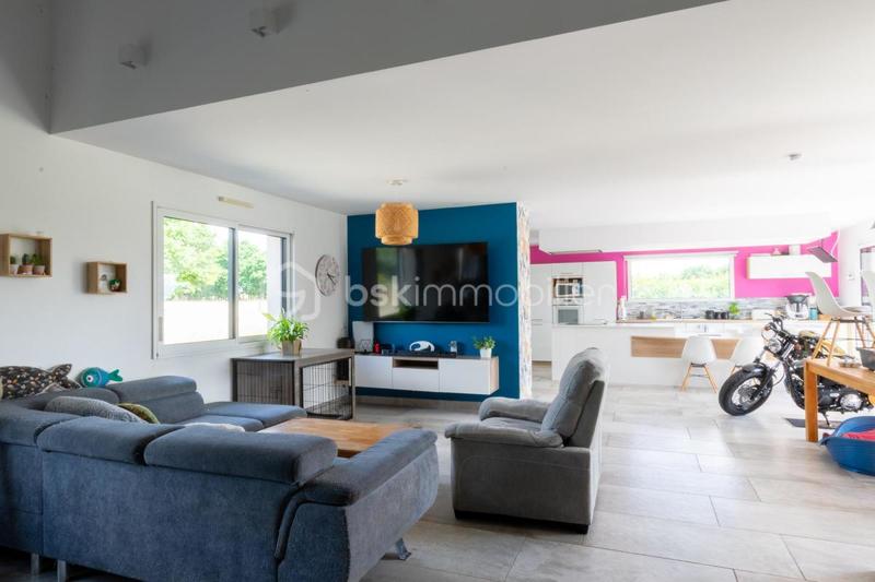 Maison - 168 m² - 8 pièces