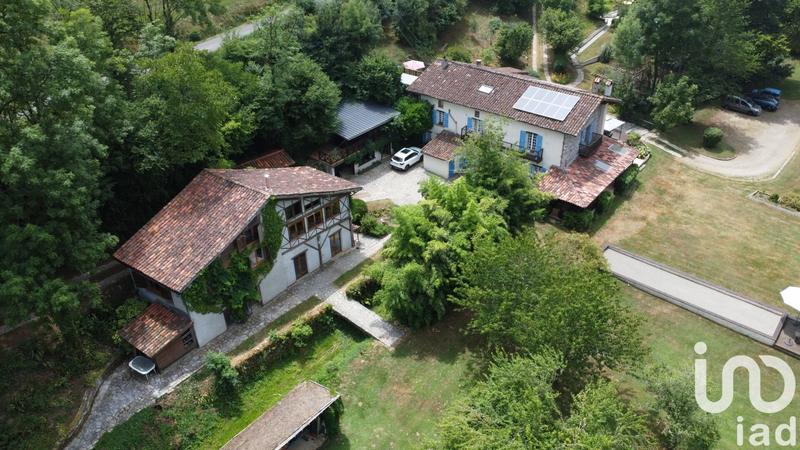 Maison - 303 m² - 19 pièces