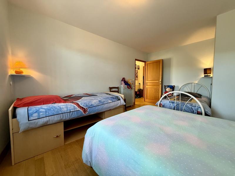 Maison - 245 m² - 8 pièces