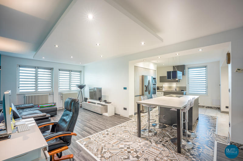 Maison - 180 m² - 8 pièces