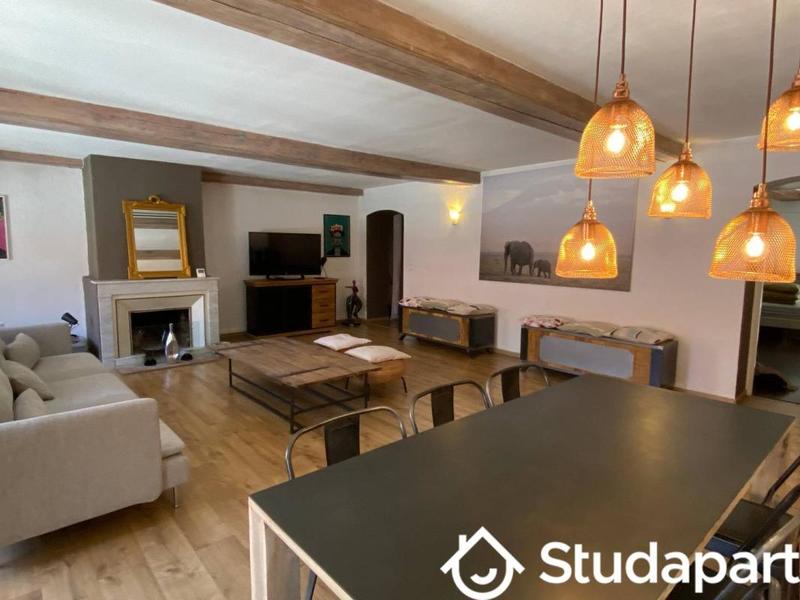 Chambre - 9 m² - 1 pièce