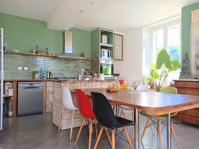 Maison - 140 m² - 5 pièces