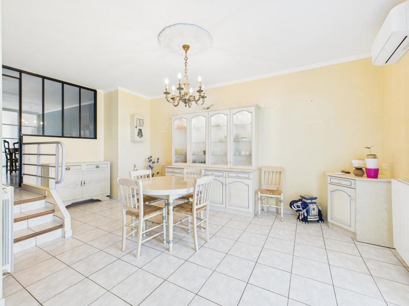 Maison - 195 m² - 8 pièces