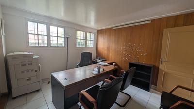 Bureau - 89 m² - 4 pièces