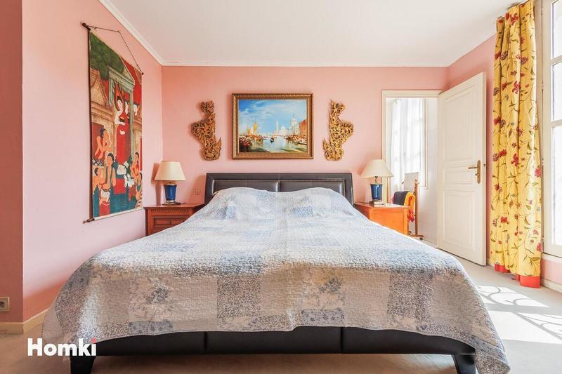 Appartement - 184 m² - 6 pièces