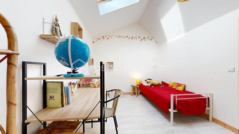 Maison - 218 m² - 9 pièces