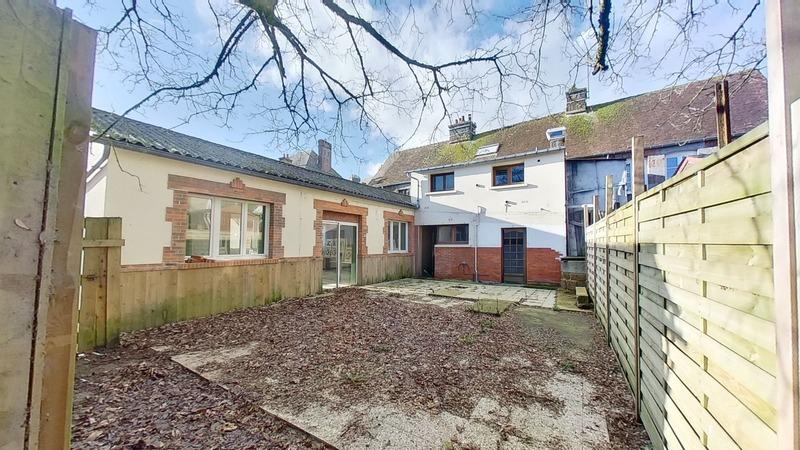 Local commercial - 257 m² - 8 pièces