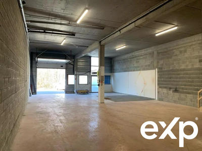 Local d'activités - 250 m²