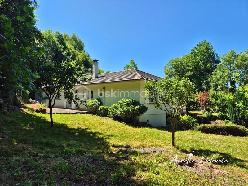 Maison traditionnelle - 135 m² - 5 pièces