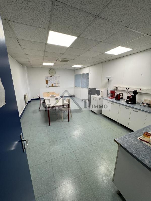 Entrepôt - 1 504 m²