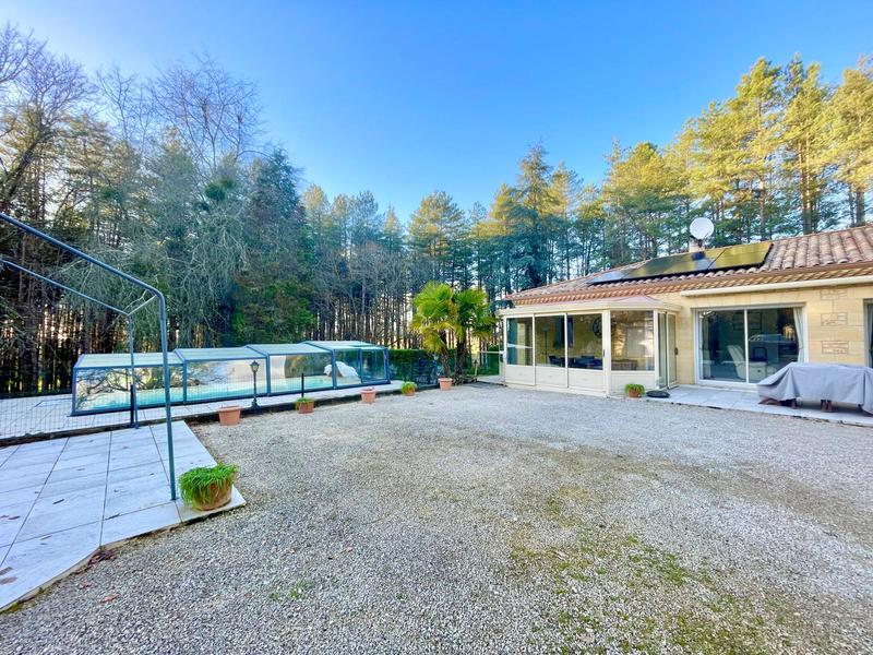 Villa - 166 m² - 9 pièces