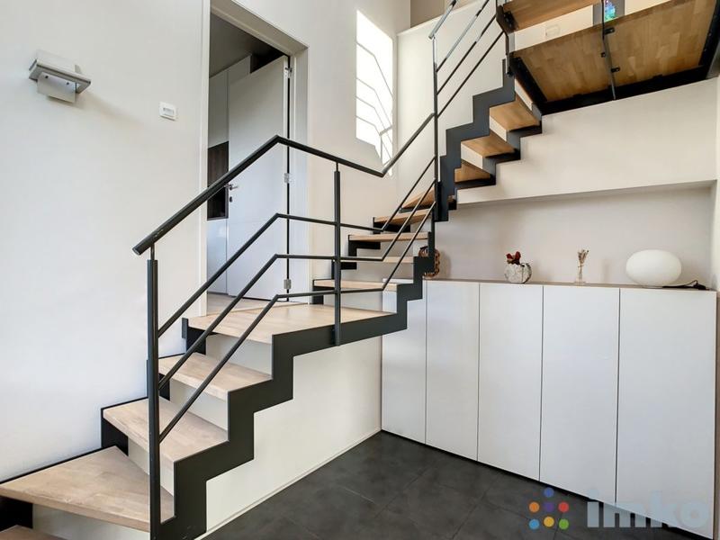 Maison - 199 m² - 8 pièces