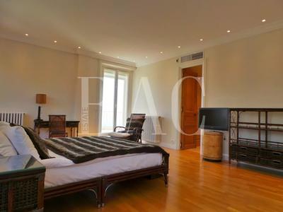 Appartement - 187 m² - 5 pièces