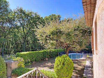 Maison - 160 m² - 2 pièces