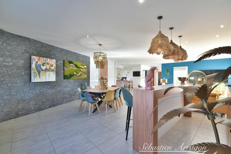 Maison - 195 m² - 5 pièces