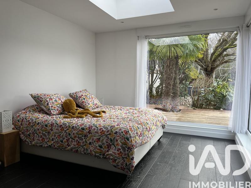 Maison - 201 m² - 9 pièces